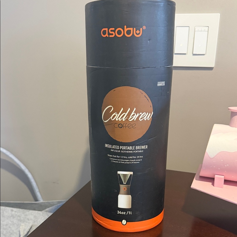 asobu Cold Brew Coffee Insulated Portable Brewer - white